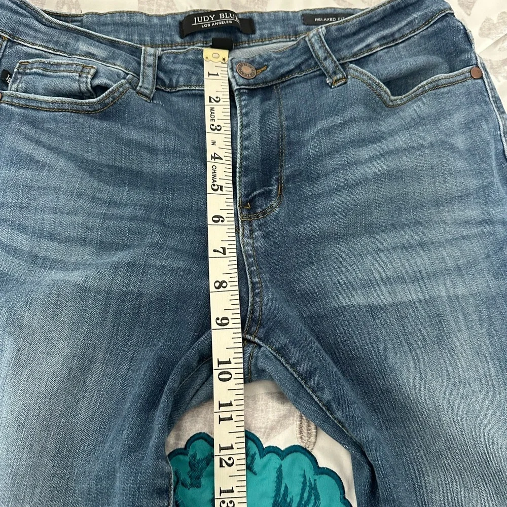 Judy Blue Jeans Women’s 31 Blue Relaxed Fit Mid Rise Medium Wash Tapered Leg